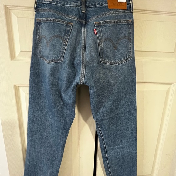 Levi's Women's Premium Wedgie Icon Fit Jeans - Picture 1 of 7